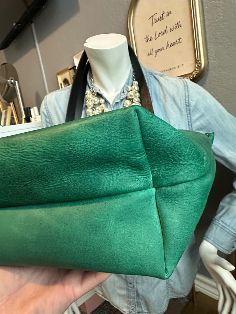 PLG reef medium zipper tote champagne ๐พ jumbo tassel - Picture 6 of 10